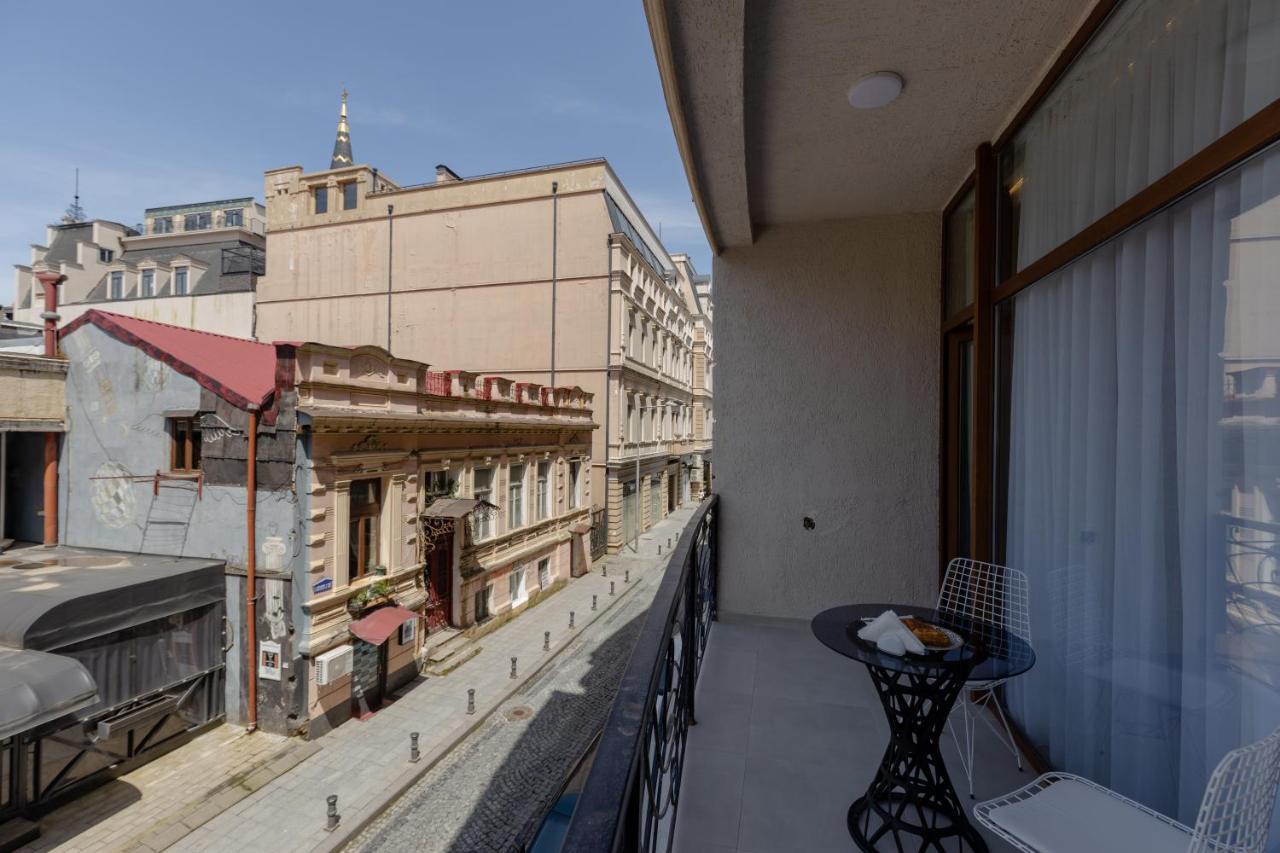 Hotel Monarch Batoemi Buitenkant foto